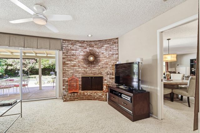 4607 American River Dr, Sacramento, CA 95864
