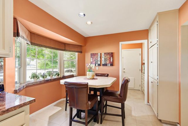 4607 American River Dr, Sacramento, CA 95864