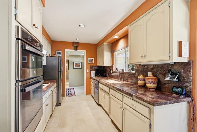 4607 American River Dr, Sacramento, CA 95864