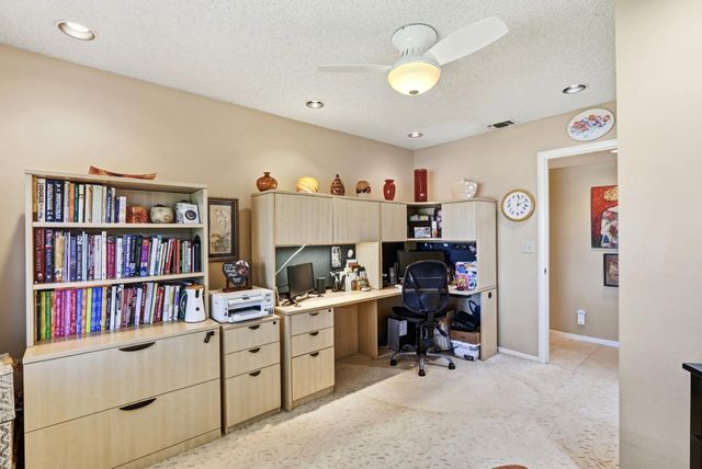 4607 American River Dr, Sacramento, CA 95864