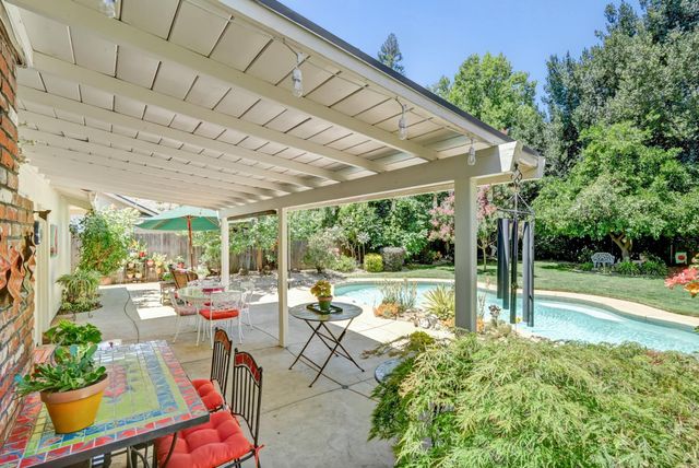 4607 American River Dr, Sacramento, CA 95864