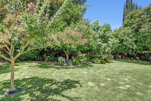 4607 American River Dr, Sacramento, CA 95864