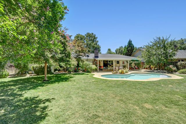 4607 American River Dr, Sacramento, CA 95864