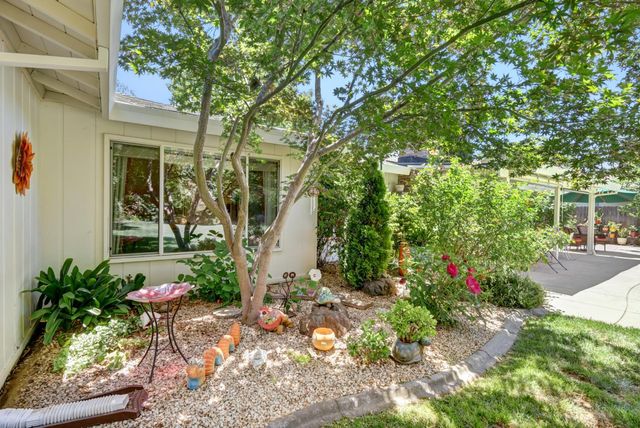 4607 American River Dr, Sacramento, CA 95864