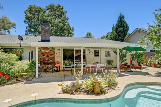 4607 American River Dr, Sacramento, CA 95864