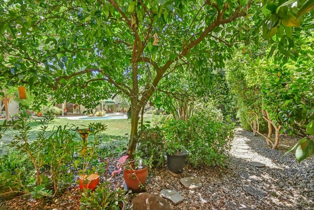 4607 American River Dr, Sacramento, CA 95864