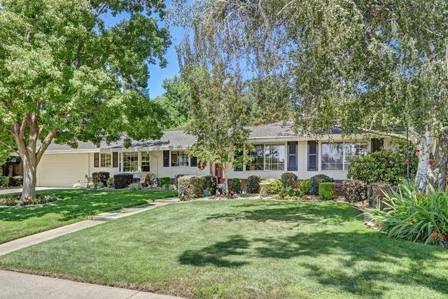 4607 American River Dr, Sacramento, CA 95864