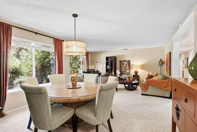 4607 American River Dr, Sacramento, CA 95864