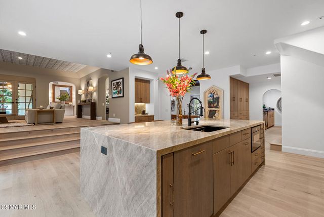 1389 Pathfinder Avenue, Westlake Village, CA 91362