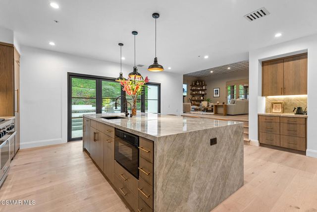 1389 Pathfinder Avenue, Westlake Village, CA 91362