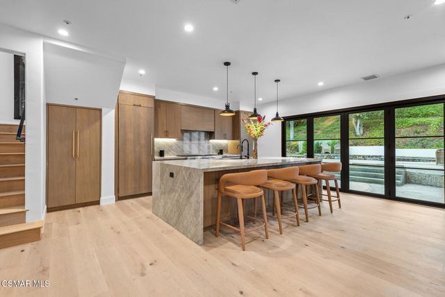 1389 Pathfinder Avenue, Westlake Village, CA 91362