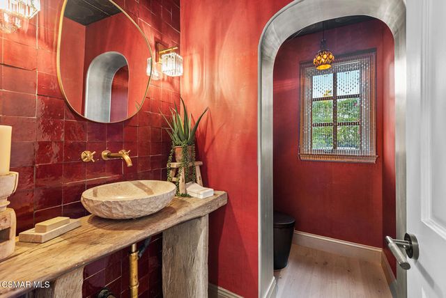 1389 Pathfinder Avenue, Westlake Village, CA 91362