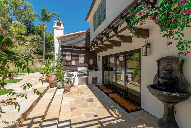 1389 Pathfinder Avenue, Westlake Village, CA 91362