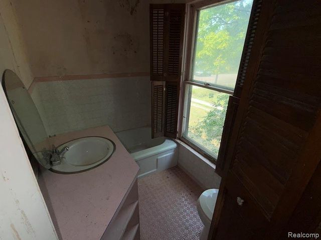 16649 Dixie Highway, Groveland Township, MI 48350