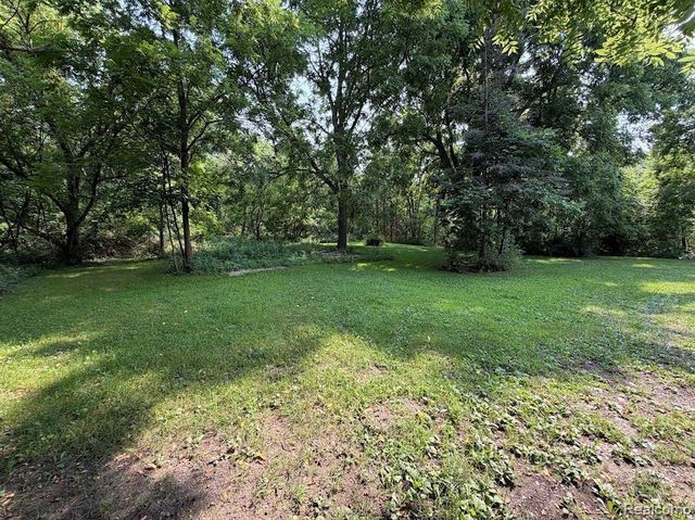 16649 Dixie Highway, Groveland Township, MI 48350