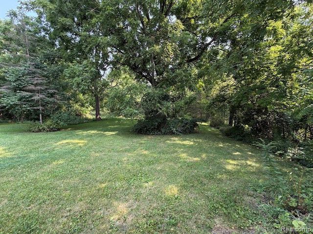 16649 Dixie Highway, Groveland Township, MI 48350