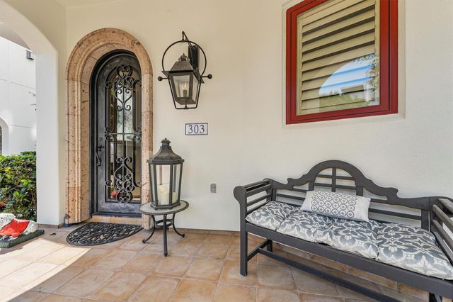 303 Calle Sevilla Place, Houston, TX 77007