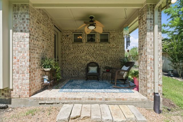 10 Little Falls Place, Tomball, TX 77375
