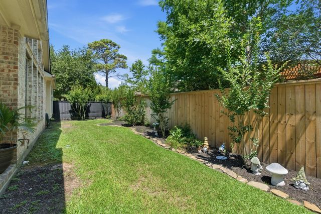 10 Little Falls Place, Tomball, TX 77375