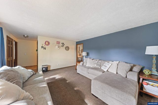 465 Flint Ridge St SE, Salem, OR 97306