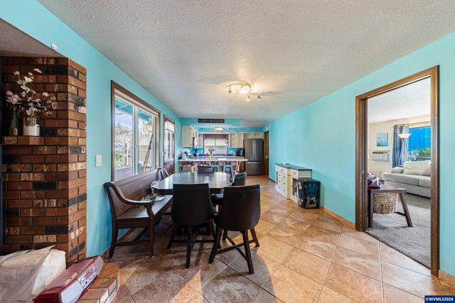 465 Flint Ridge St SE, Salem, OR 97306