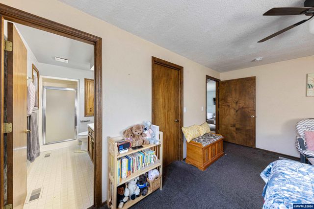 465 Flint Ridge St SE, Salem, OR 97306