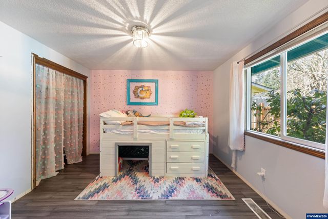 465 Flint Ridge St SE, Salem, OR 97306