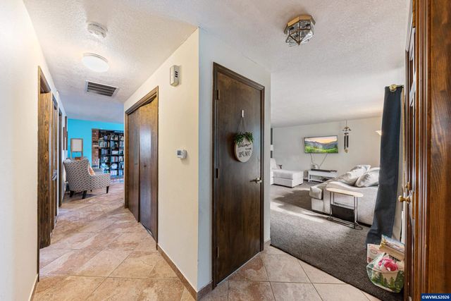 465 Flint Ridge St SE, Salem, OR 97306