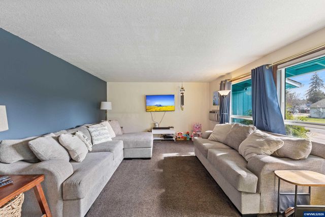 465 Flint Ridge St SE, Salem, OR 97306