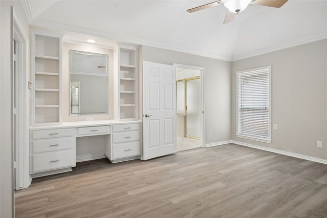 3216 Village Oak Drive, Arlington, TX 76017