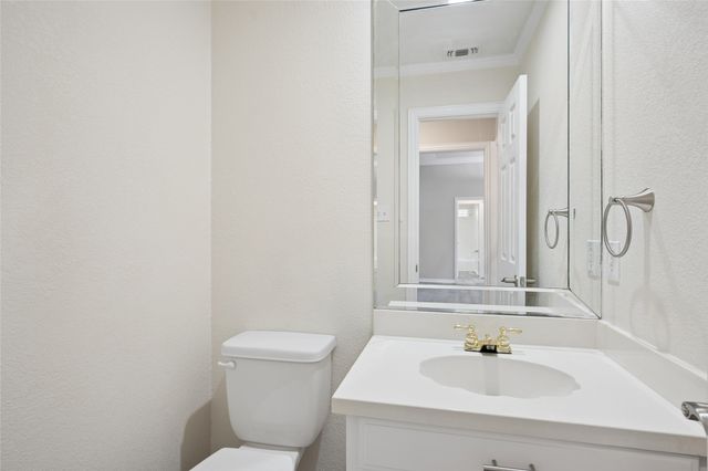 3216 Village Oak Drive, Arlington, TX 76017