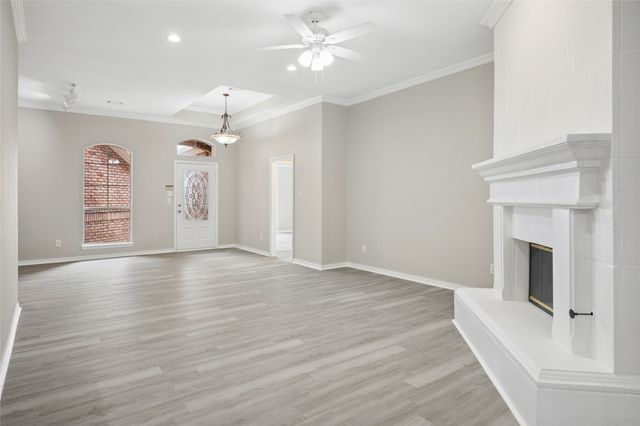 3216 Village Oak Drive, Arlington, TX 76017