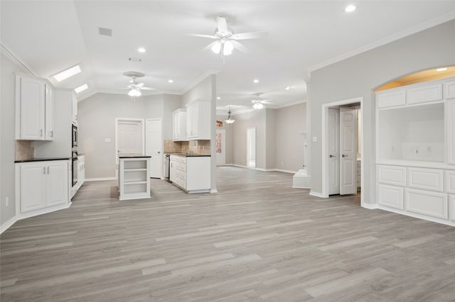 3216 Village Oak Drive, Arlington, TX 76017