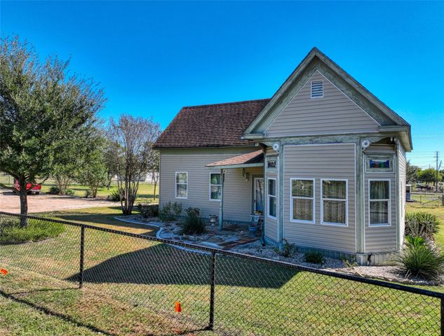 2620 State Highway 7, Chilton, TX 76632