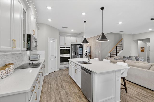 10824 WHITLAND GROVE DRIVE, Riverview, FL 33578