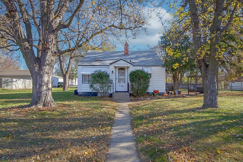 226 32nd Avenue N, Saint Cloud, MN 56303