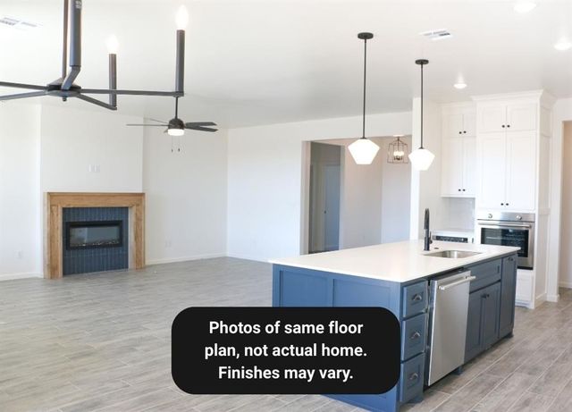 4900 Vine Cliff Road, Mustang, OK 73064