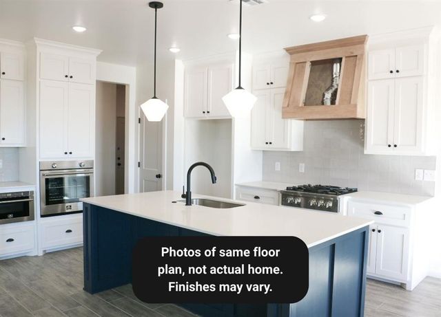 4900 Vine Cliff Road, Mustang, OK 73064