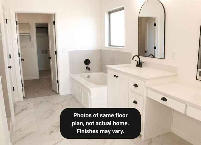 4900 Vine Cliff Road, Mustang, OK 73064