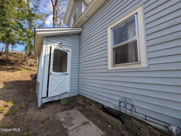67 Montgomery Street, Gloversville, NY 12078
