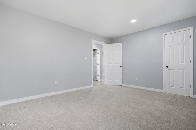 1116 Skelton Bluff Road, Kingsport, TN 37660
