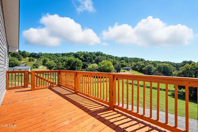 1116 Skelton Bluff Road, Kingsport, TN 37660