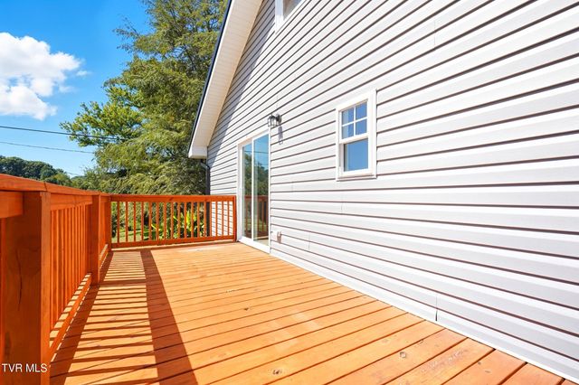 1116 Skelton Bluff Road, Kingsport, TN 37660