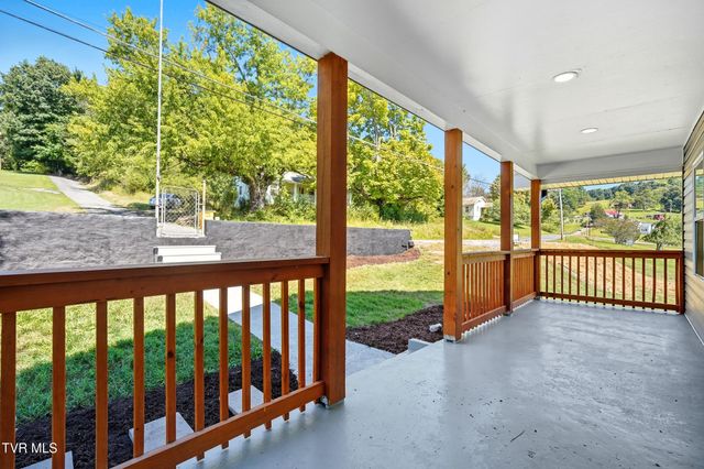1116 Skelton Bluff Road, Kingsport, TN 37660
