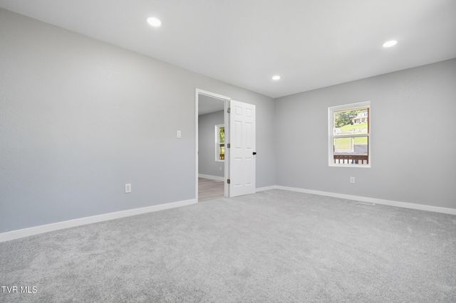 1116 Skelton Bluff Road, Kingsport, TN 37660