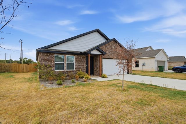 417 Jameson Street, Springtown, TX 76082