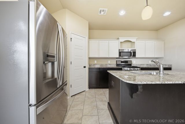 14506 E 111th Place N, Owasso, OK 74055