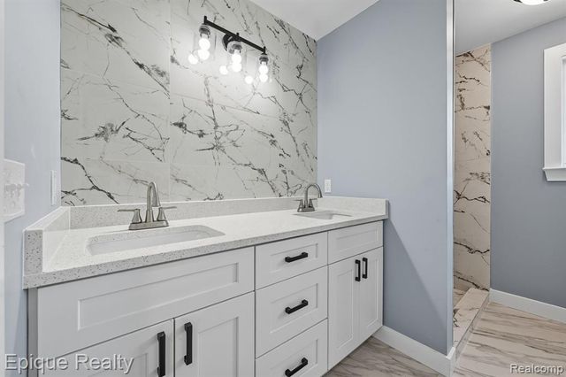 345 Second Ave, Pontiac, MI 48340