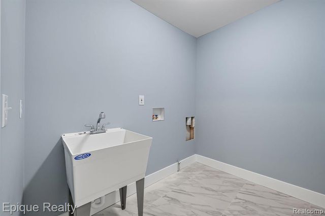 345 Second Ave, Pontiac, MI 48340