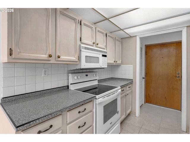 2021 Sw MAIN St 48, Portland, OR 97205